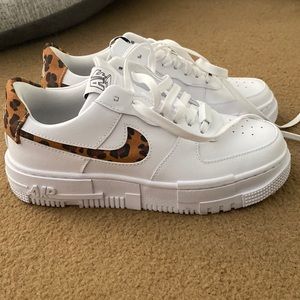 Nike Air Force 1 Pixel Size 7